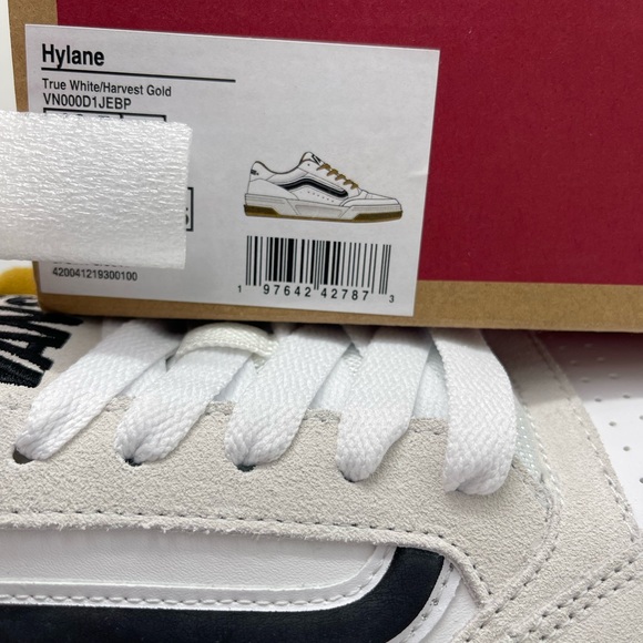 Vans Men’s Hylane
True White/Harvest Gold
VN000D1JEBP Sneakers - Picture 14 of 16